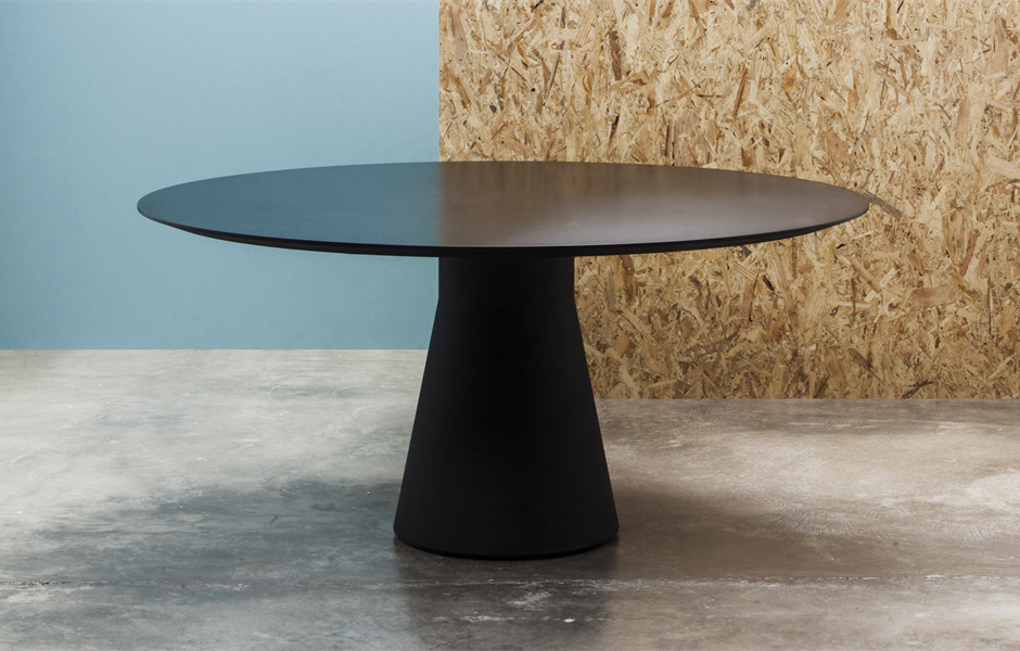 Andreu World diseño valenciano mesa