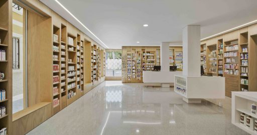 intreiorismo-comercial-farmacias-diseño